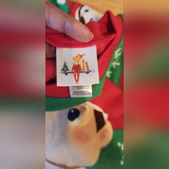 Elf on shelf child medium pajama top and bottom christmas - Picture 4 of 5